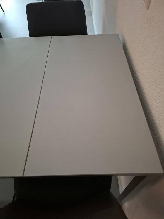 Image 1 of Bree's nieuwe wereld en eettafel