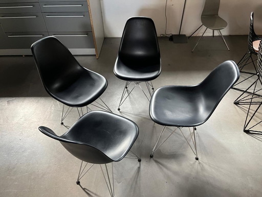 4x Vitra Eames Origineel Chairs