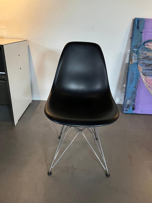 4x Vitra Eames Origineel Chairs