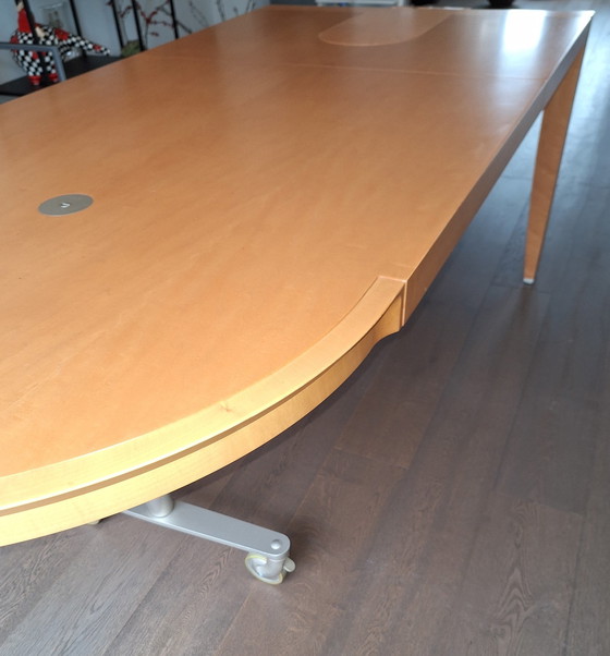 Image 1 of Eettafel Giorgetti, Design Chi Wing Lo
