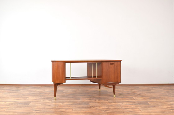 Image 1 of Mid-Century organisch teak bureau van Sola Møbler, 1960S.