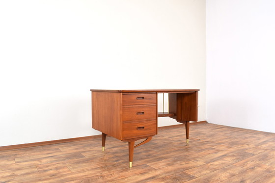 Image 1 of Mid-Century organisch teak bureau van Sola Møbler, 1960S.