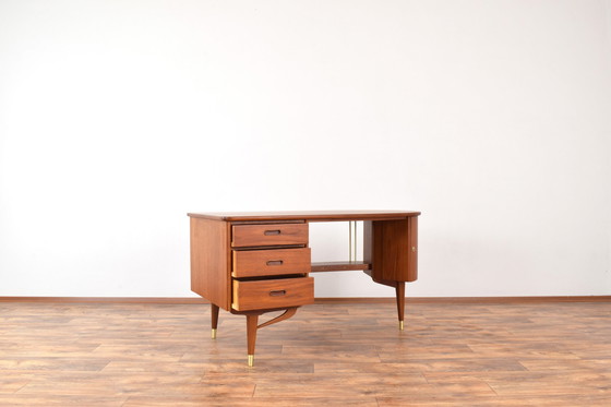 Image 1 of Mid-Century organisch teak bureau van Sola Møbler, 1960S.