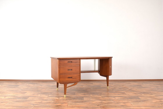 Image 1 of Mid-Century organisch teak bureau van Sola Møbler, 1960S.