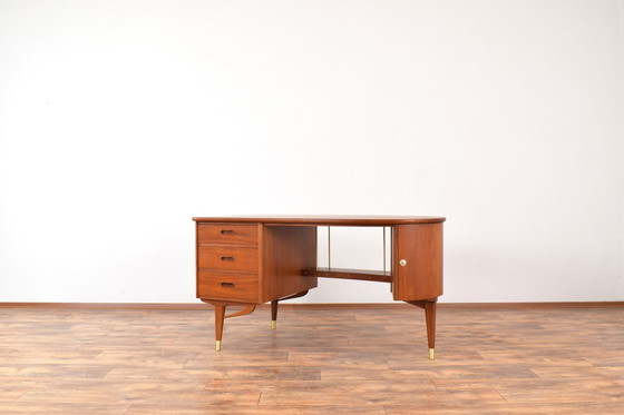 Image 1 of Mid-Century organisch teak bureau van Sola Møbler, 1960S.