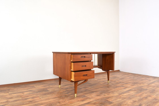 Image 1 of Mid-Century organisch teak bureau van Sola Møbler, 1960S.