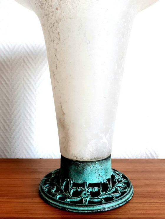 Image 1 of Art Deco Matglas en Gietijzeren Tulpenvaas