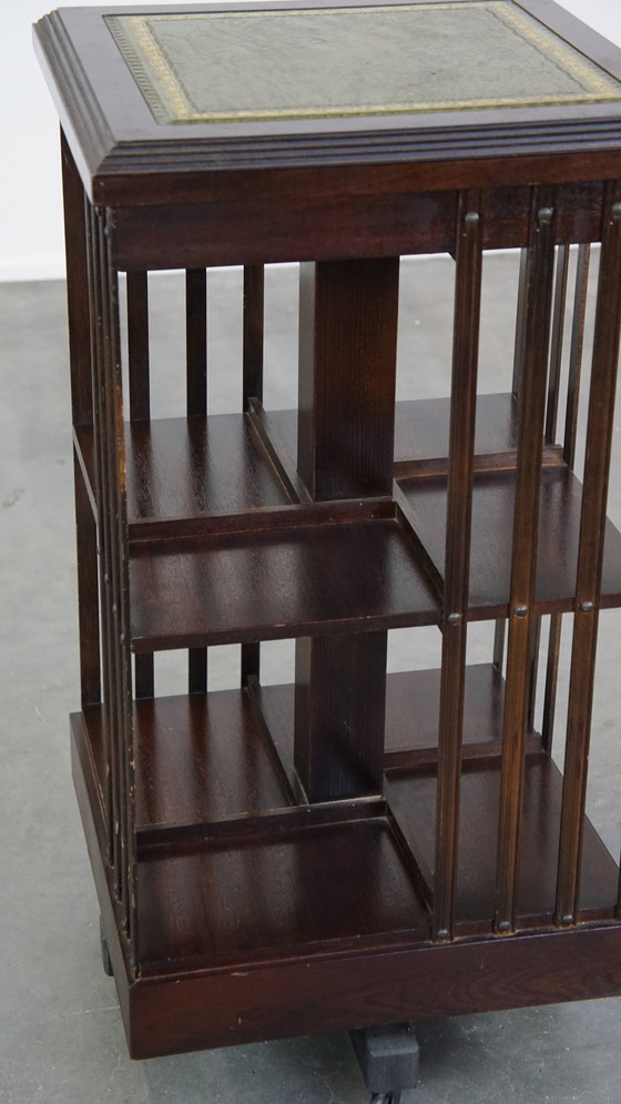 Image 1 of Houten Boekenmolen Met Groen Leren Blad En Op Wieltjes