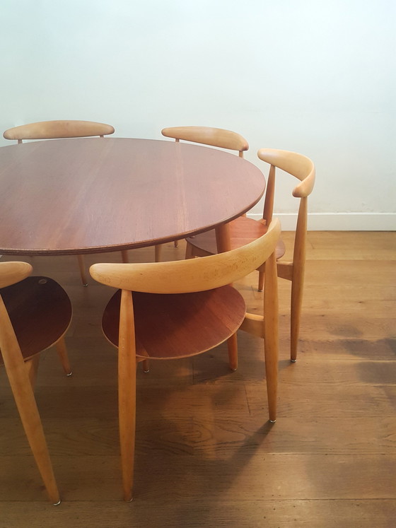 Image 1 of The Heart Eetkamer Set Van Hans J. Wegner Voor Fritz Hansen