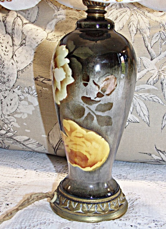 Image 1 of Prachtige antieke porseleinen lamp met lampenkap