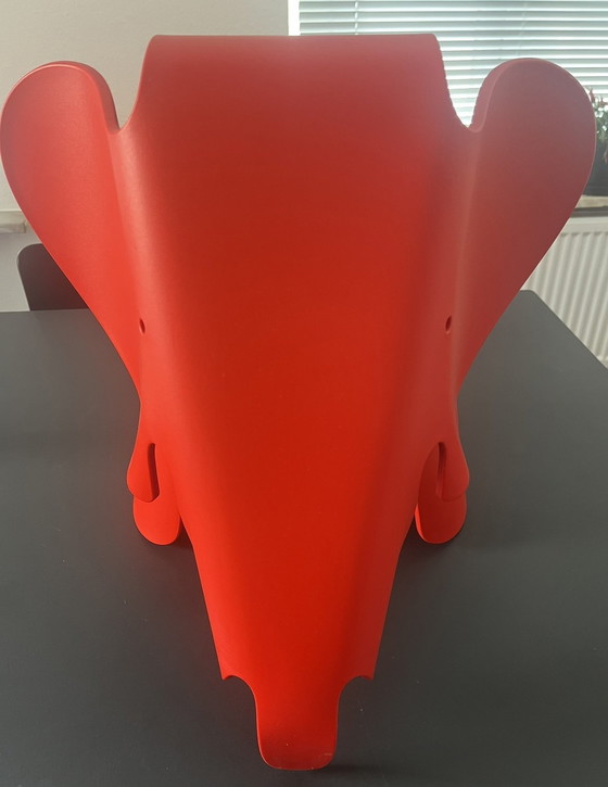 Image 1 of Vitra Olifant Rood Eames