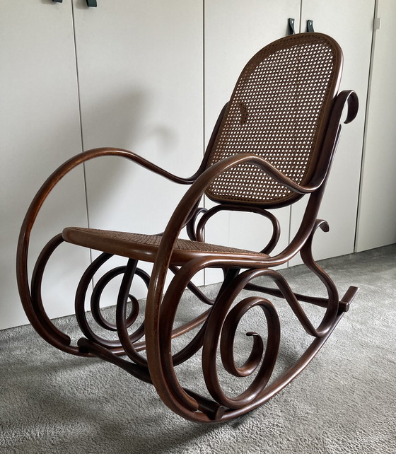 Image 1 of Vintage bentwood schommelstoel 60’s