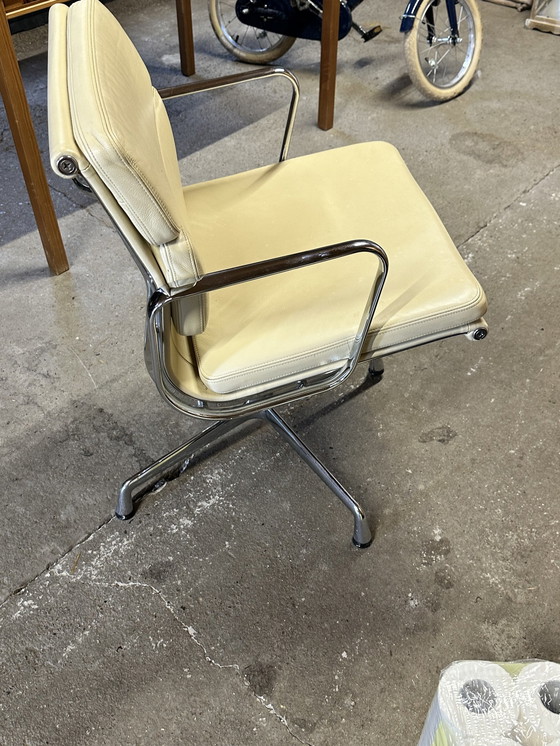 Image 1 of Charles Eames Ea 208 Soft Pad Chair Cream Leather