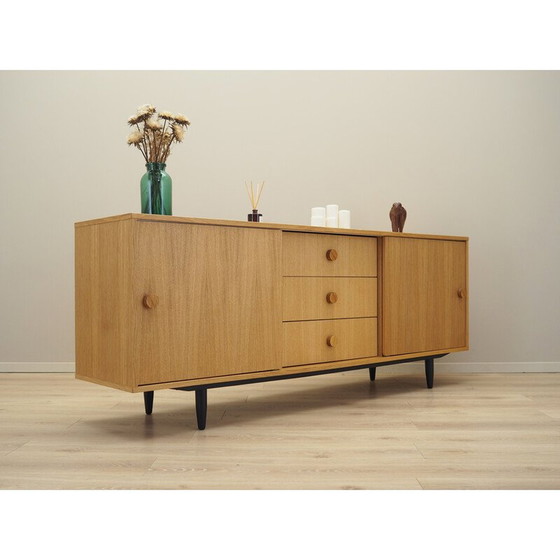 Image 1 of Scandinavisch vintage eikenhouten dressoir