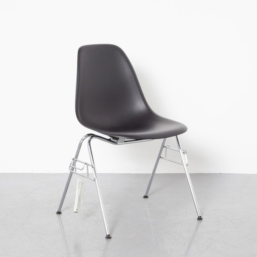 Eames DSS stapelbare bijzetstoel zwart Vitra nieuw