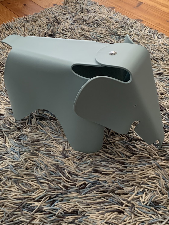 Image 1 of Vitra Elephant Stool Grijs