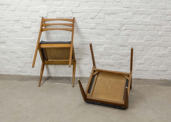 Image 1 of Set van vier massief teakhouten ladder-eetkamerstoelen met vierkante zwarte kunstlederen zitting, jaren 1960