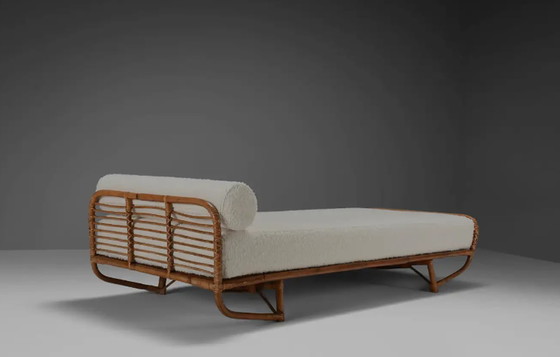 Image 1 of Bamboe en rotan daybed in ivoorkleurig bouclé, Italië, jaren 1960