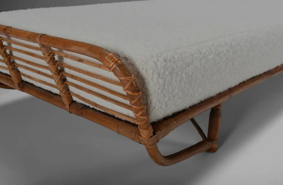 Image 1 of Bamboe en rotan daybed in ivoorkleurig bouclé, Italië, jaren 1960