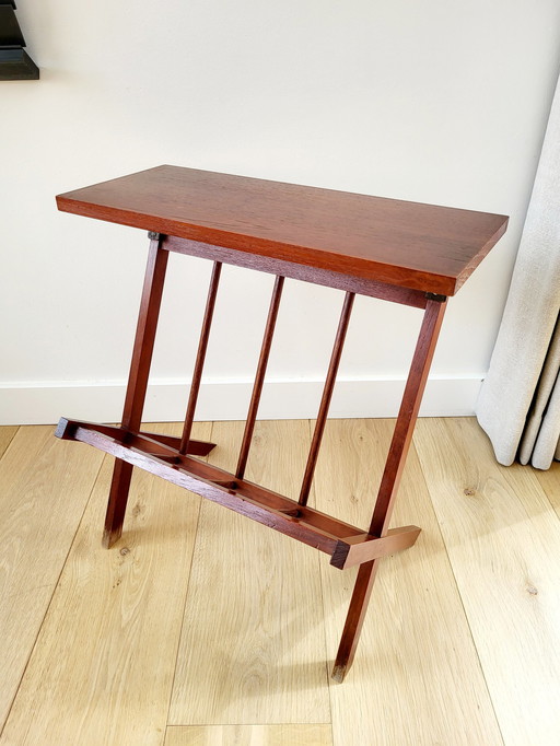 Vintage houten kranten of magazinerek