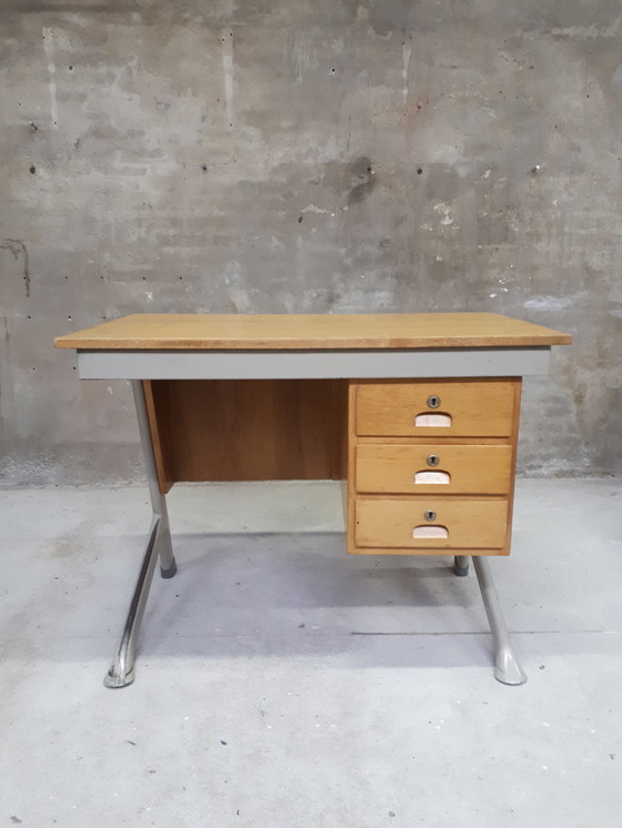 Image 1 of Vintage bureau