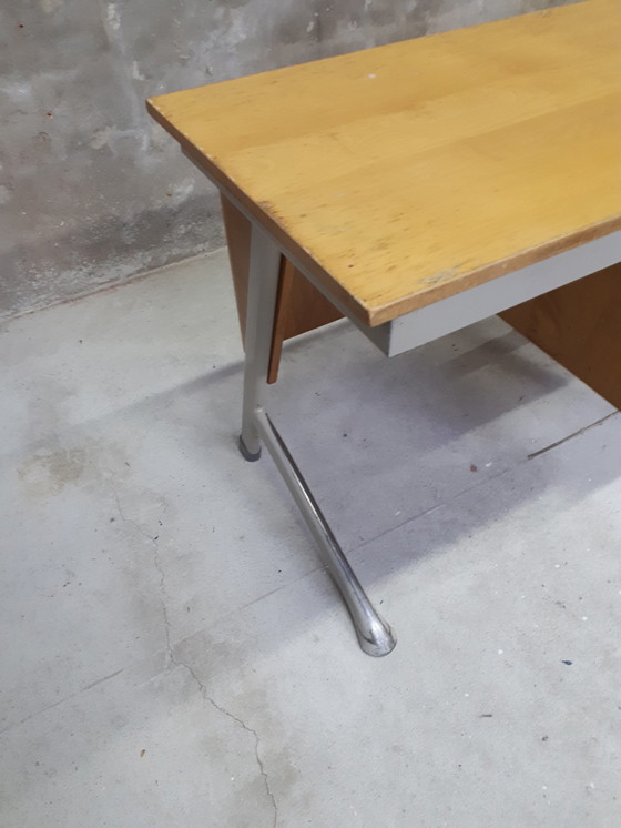 Image 1 of Vintage bureau