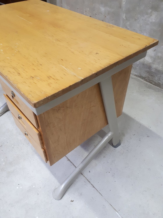 Image 1 of Vintage bureau