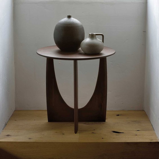 Image 1 of Ethnicraft Geometric Alain van Havre bijzettafel