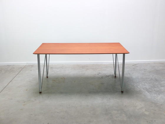 Image 1 of Arne Jacobsen voor Fritz Hansen, 3605 tafel