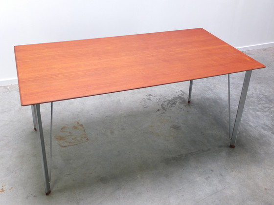 Image 1 of Arne Jacobsen voor Fritz Hansen, 3605 tafel