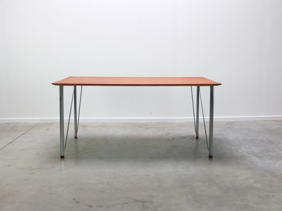 Image 1 of Arne Jacobsen voor Fritz Hansen, 3605 tafel