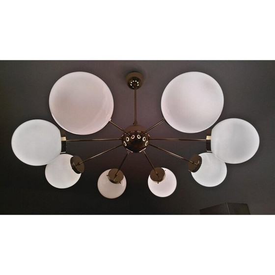 Image 1 of Paar vintage kroonluchters van opaalglas en messing, 1960