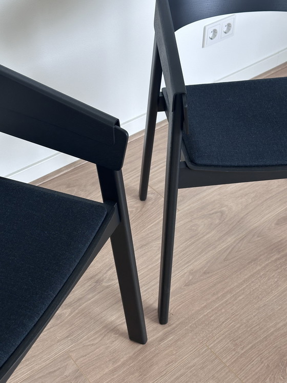 Image 1 of 2x Muuto Stoel met Armleuningen Bekleed Remix 183/ Zwart