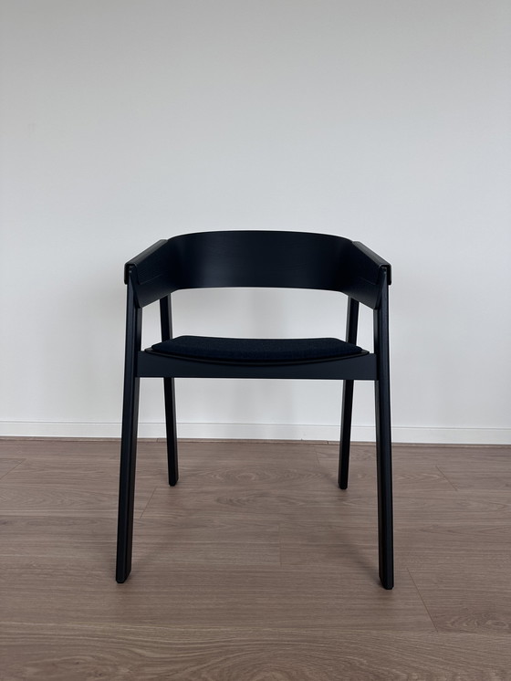 Image 1 of 2x Muuto Stoel met Armleuningen Bekleed Remix 183/ Zwart