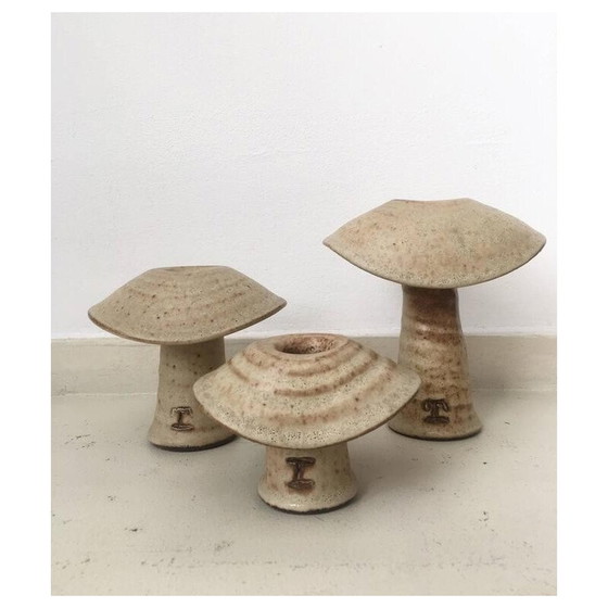 Image 1 of Set van 3 vintage beige keramische paddenstoel sculpturen van Freek Berends, 1980