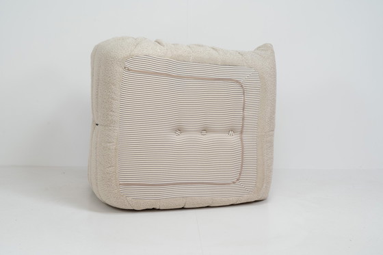 Image 1 of Ligne Roset Togo 1 zits in beige blouclé