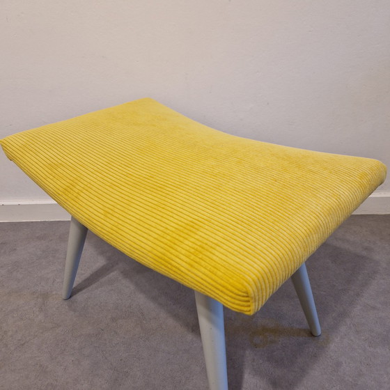 Image 1 of 50's Vintage Voetenbank Nieuw Bekleed Gele Voetenbank