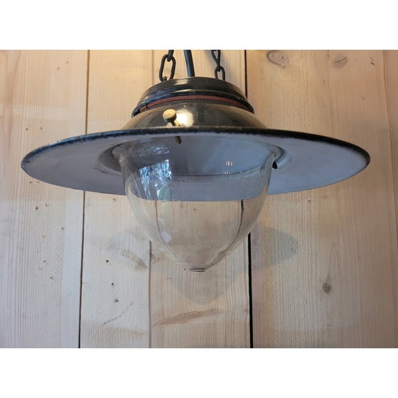 Image 1 of Vintage industriële hanglamp van geëmailleerd plaatstaal en glazen bol
