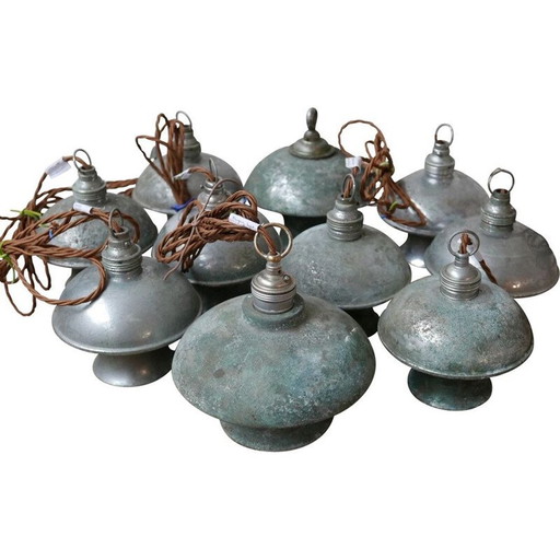 Set van 8 vintage metalen kleerhangers, Frankrijk 1940