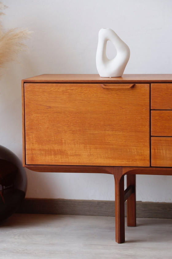 Image 1 of White & Newton Teak Dressoir - Engels ontwerp 1960