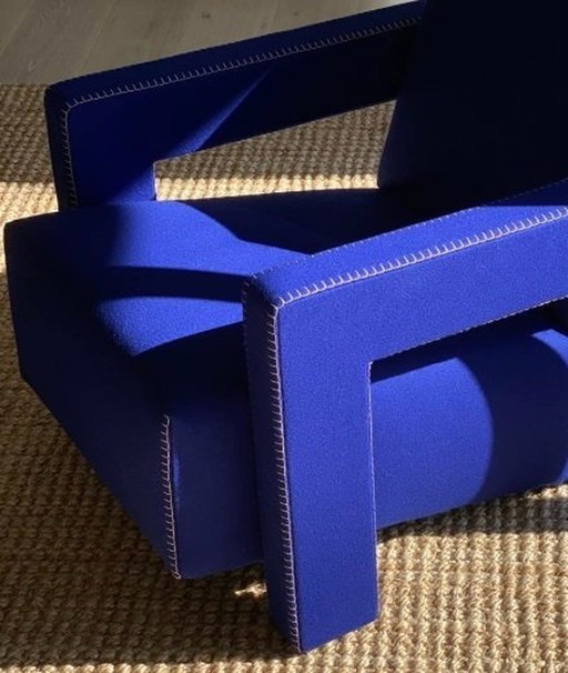 Cassina 637 Utrecht Nieuw Nooit Gebruikt In Blauwe Wollen Paardensteek