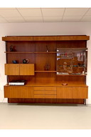 Vintage wandmeubel met koofverlichting