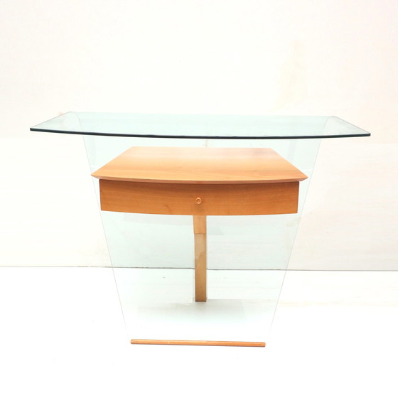 Image 1 of Mooi vormgegeven vintage Italiaans design televisiemeubel uit de jaren ’70