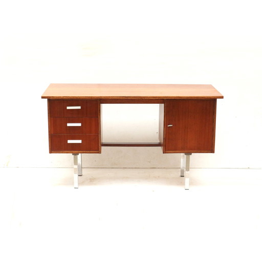 Vintage Bureau Met Lades En Deur Gemaakt In De Jaren ’60