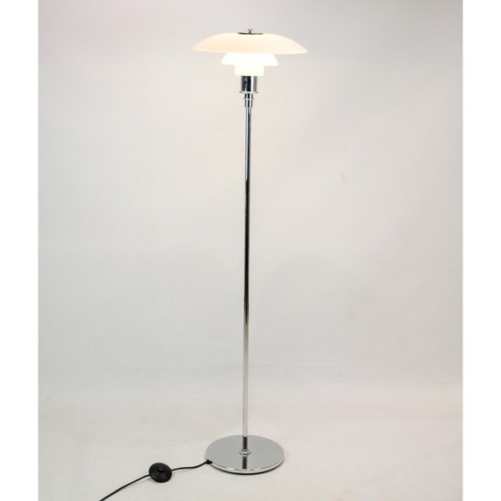 Image 1 of Vintage vloerlamp in chroom en opaal glas van Poul Henningsen voor Louis Poulsen