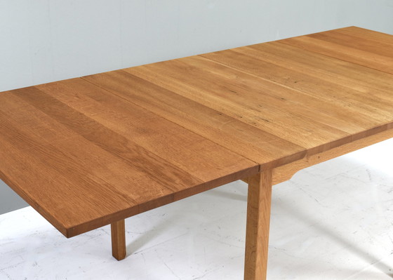 Image 1 of Scandinavische eettafel met uitklapbaar blad in eiken - circa 1970-80