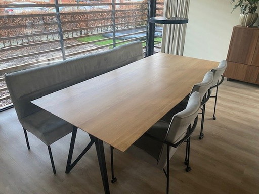 Studio Henk Eettafel Met 3 Fauteuils En Bank