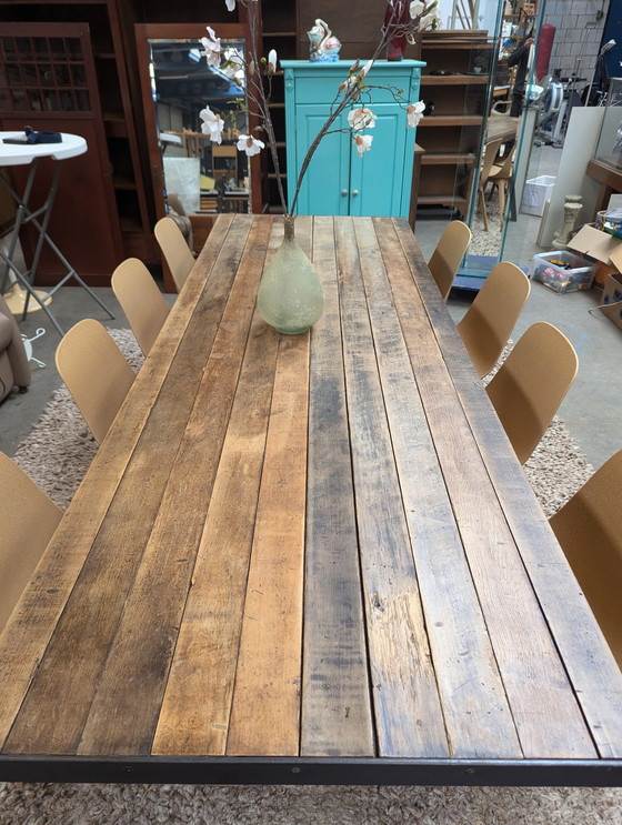 Image 1 of Grote massief houten eettafel