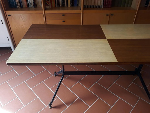 Rechthoekige eettafel of studietafel