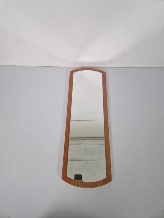 Image 1 of Scandinavische spiegel met fineer van oud dennenhout